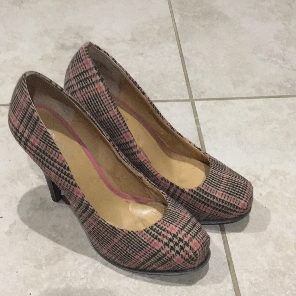 Nine West pink/brown/tan plaid heels